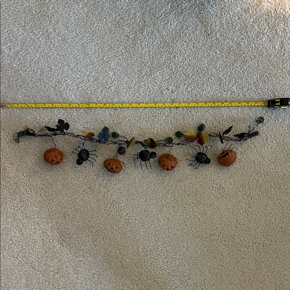Metal Halloween Pumpkin and Spider Garland -Used- VGC